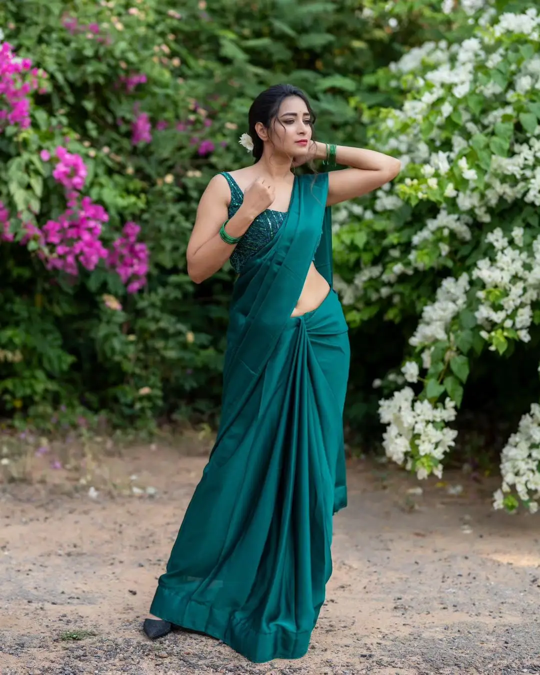 ETV Actress Bhanu Sri in Beautiful Green Saree Sleeveless Blouse